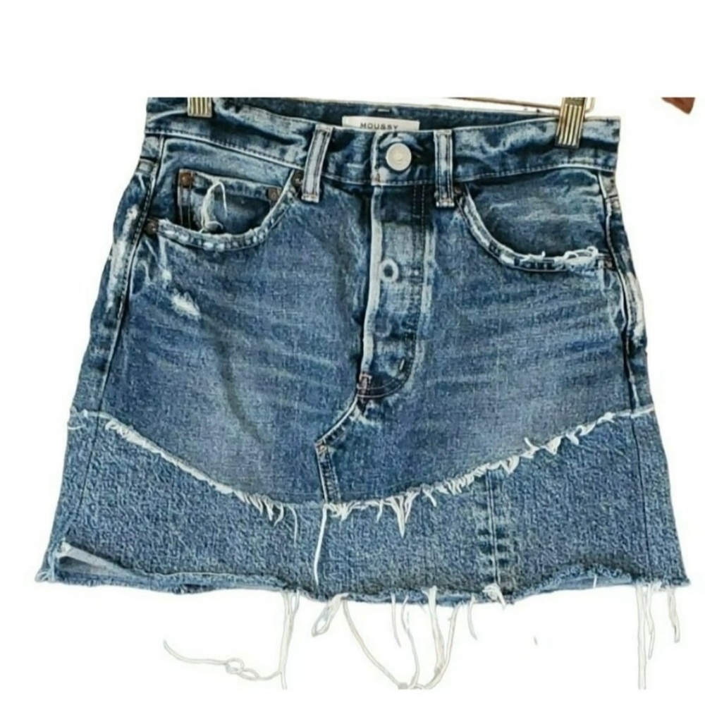 Mousy Vintage Women's Distressed Raw Hem